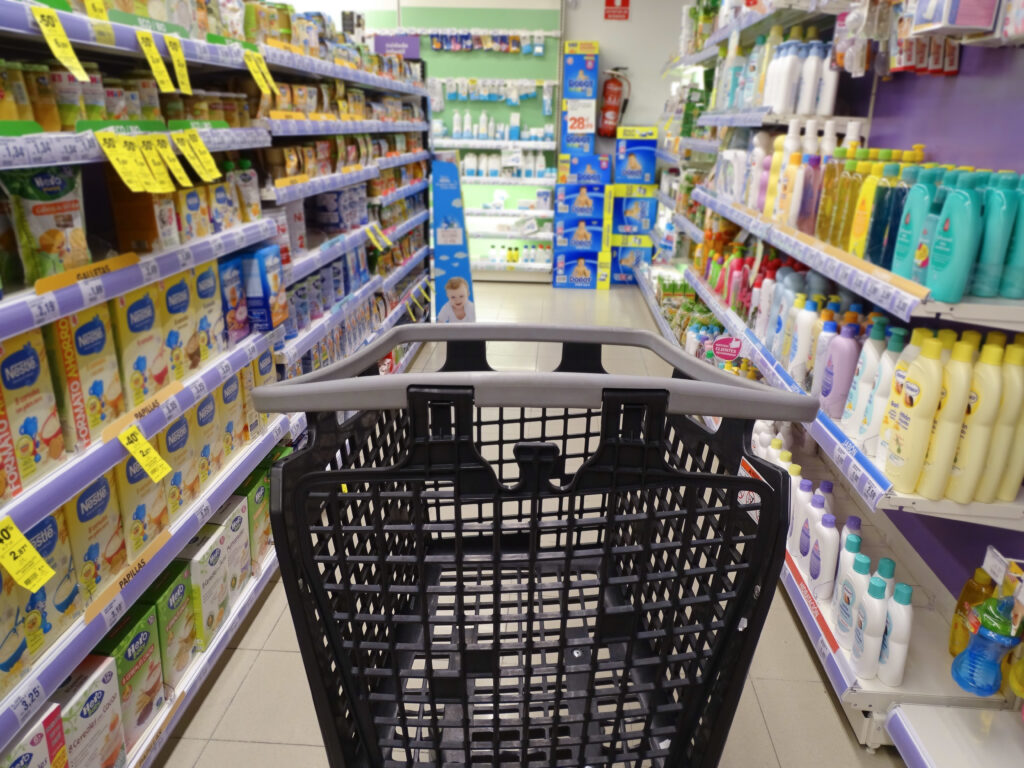 El súper de proximidad gana cuota frente al hipermercado y otras tiendas, durante el confinamiento
