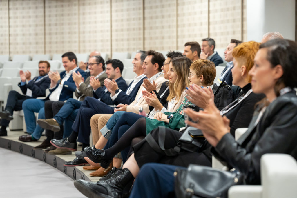 La Asociación Española del Retail (AER) celebra su Club de CEO’s de Servicios junto a sus empresas de servicios al retail asociadas.