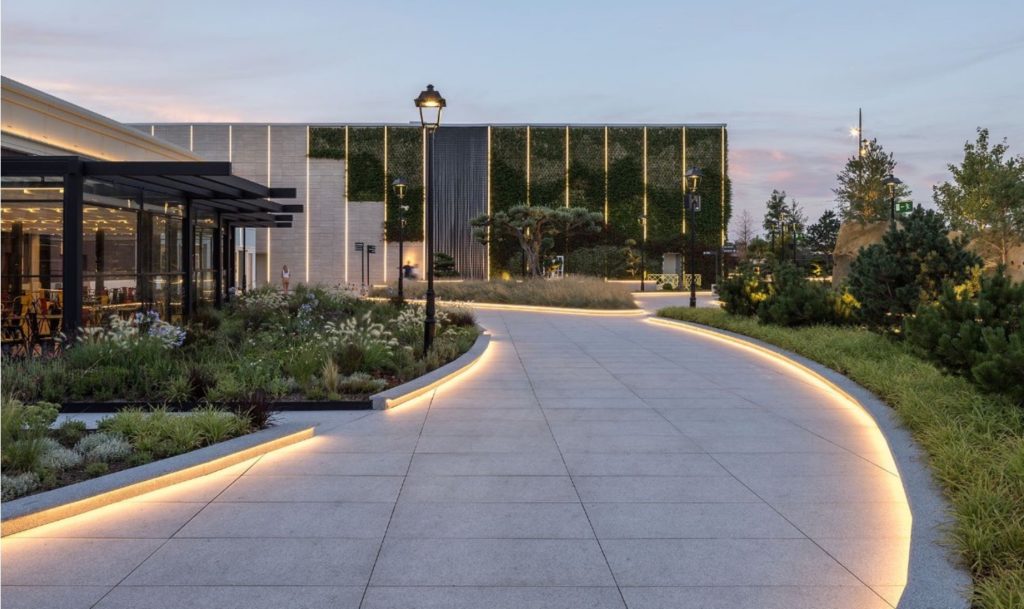 MEICON ilumina cada rincón de los nuevos jardines situados en el centro comercial Gran Plaza 2