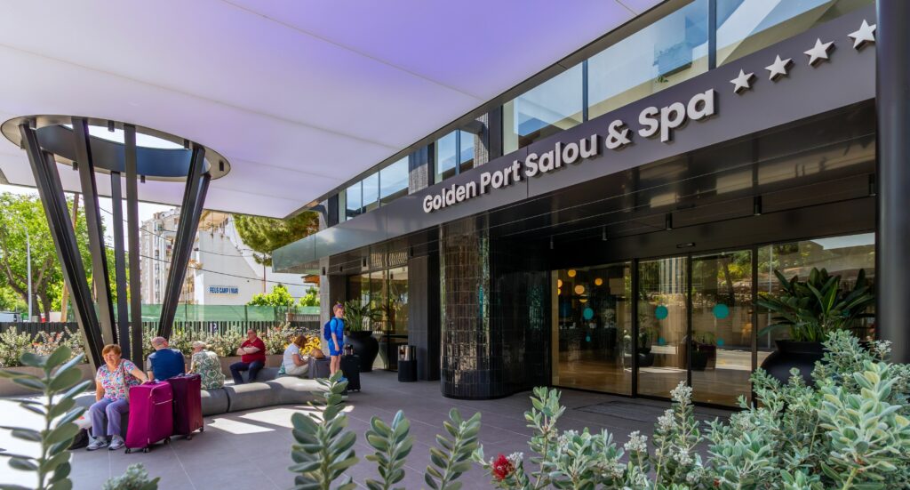 La cadena hotelera Golden Hotels & Experience apuesta por las enseñas de Led Dream Group